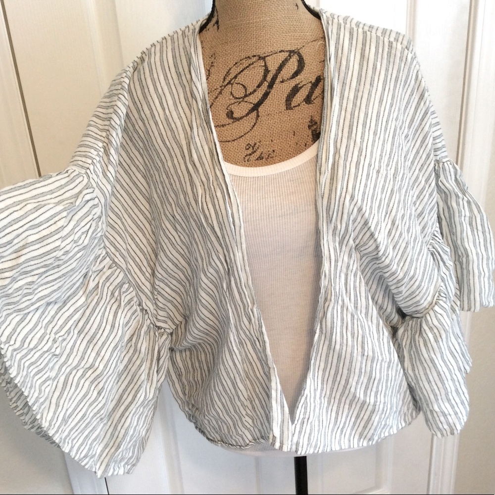 Universal Thread vertical striped flutter sleeve … - image 1